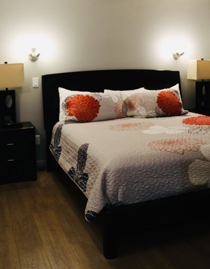 Single Queen Room