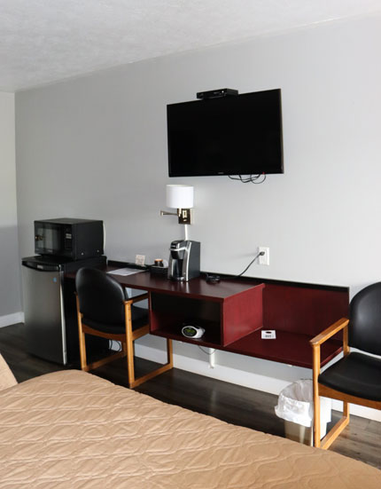 Single Queen Room